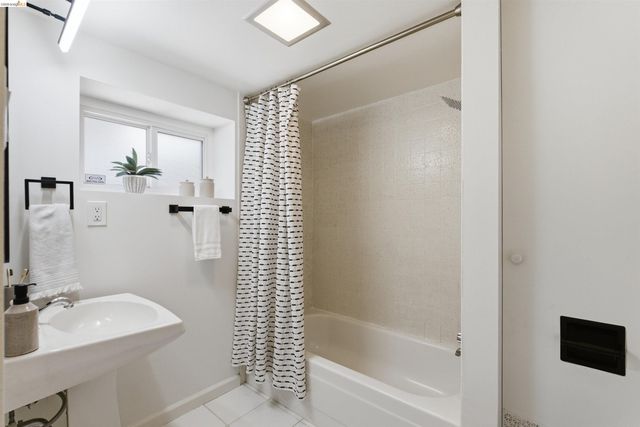 4021 Waterhouse, Oakland, CA 94602