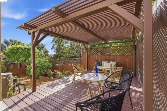 4021 Waterhouse, Oakland, CA 94602