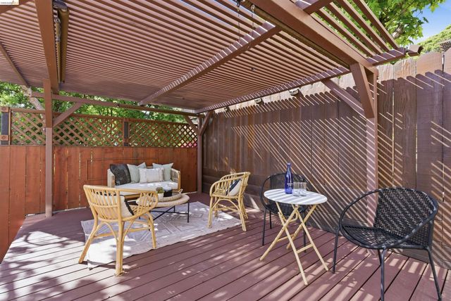 4021 Waterhouse, Oakland, CA 94602