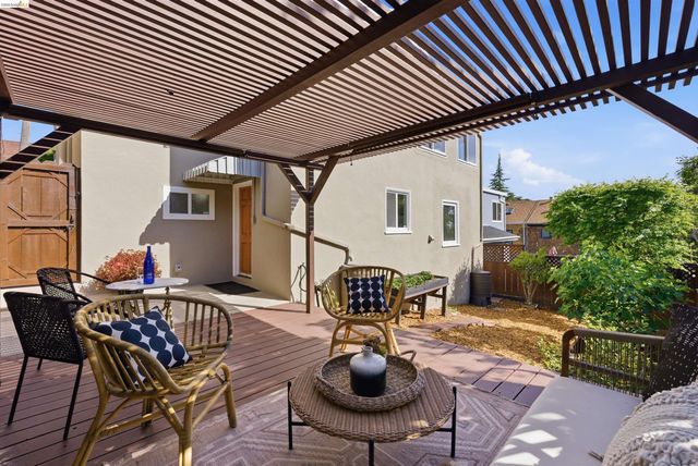 4021 Waterhouse, Oakland, CA 94602