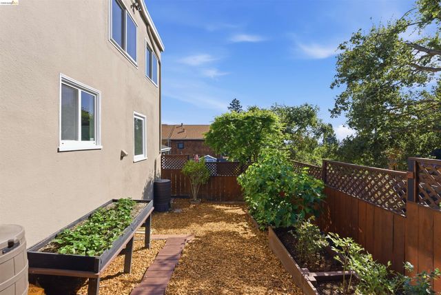 4021 Waterhouse, Oakland, CA 94602