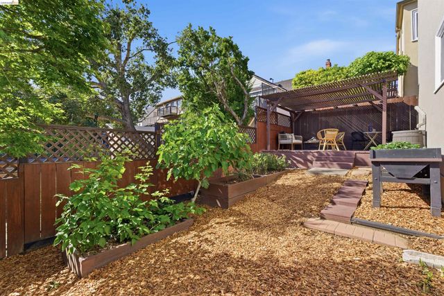 4021 Waterhouse, Oakland, CA 94602