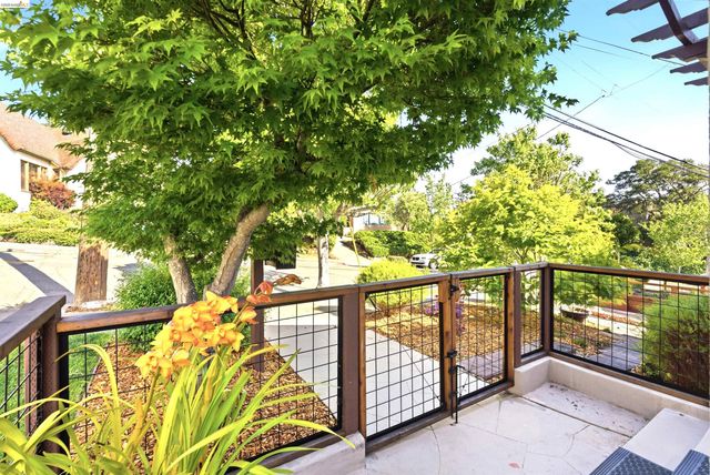 4021 Waterhouse, Oakland, CA 94602