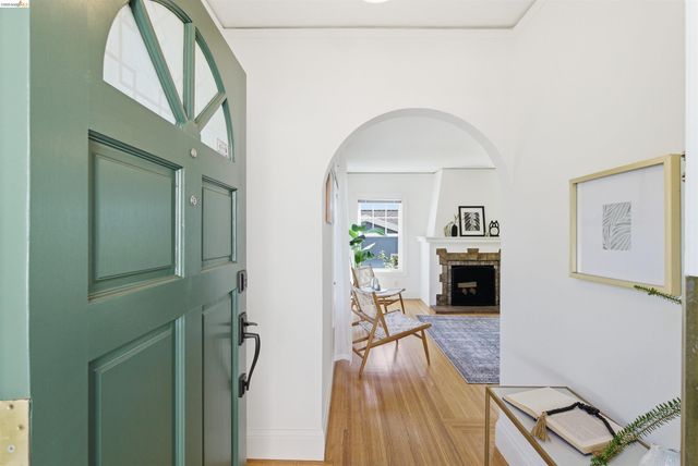4021 Waterhouse, Oakland, CA 94602
