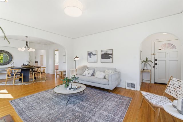 4021 Waterhouse, Oakland, CA 94602