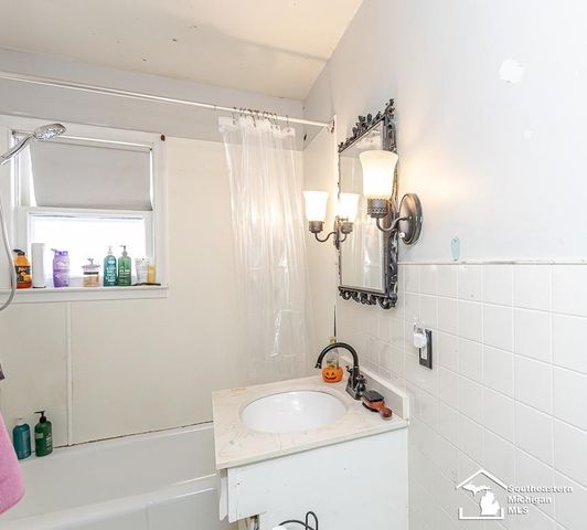 1008 Maple Avenue, Monroe, MI 48162