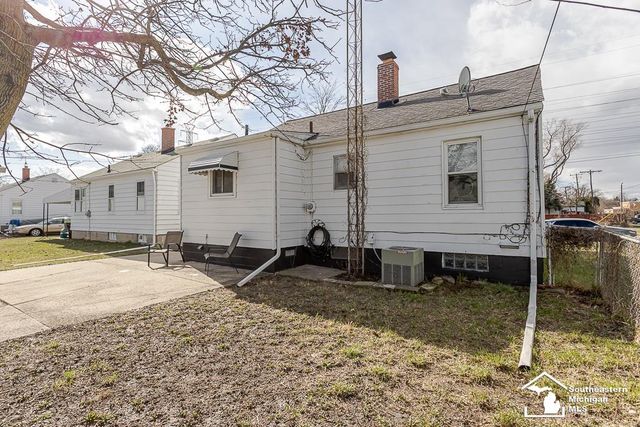 1008 Maple Avenue, Monroe, MI 48162