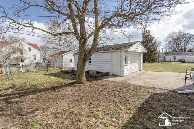 1008 Maple Avenue, Monroe, MI 48162