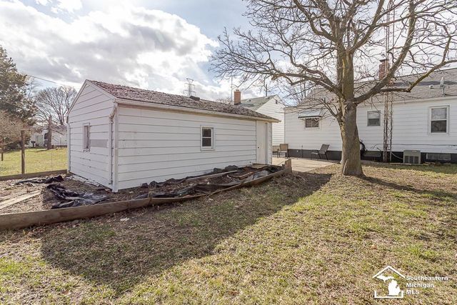 1008 Maple Avenue, Monroe, MI 48162