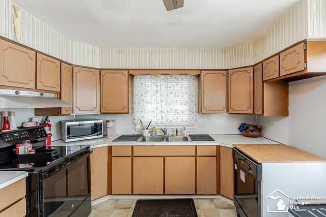 1008 Maple Avenue, Monroe, MI 48162