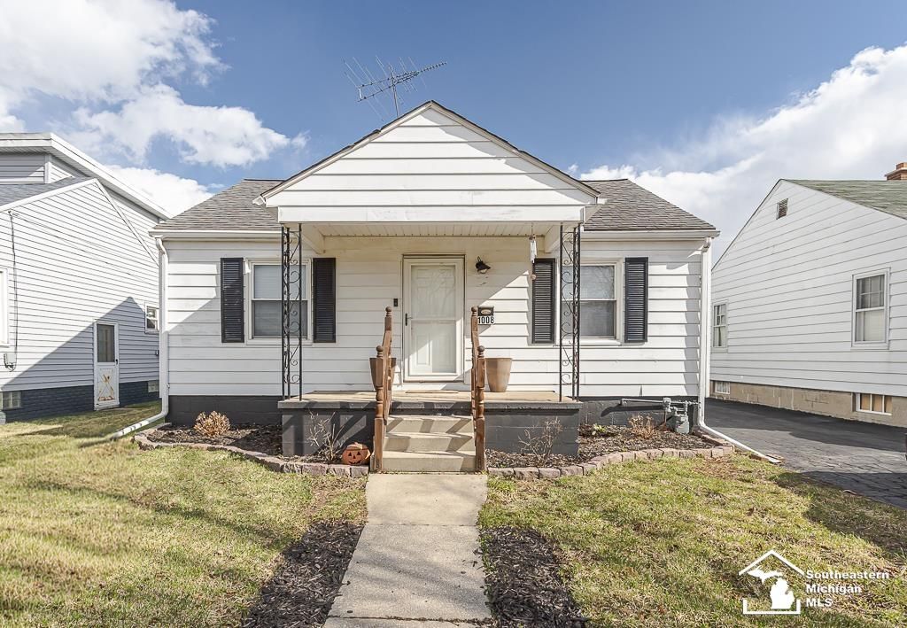 1008 Maple Avenue, Monroe, MI 48162