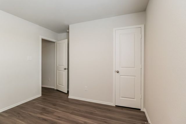 506 Sussex Place, Everman, TX 76140