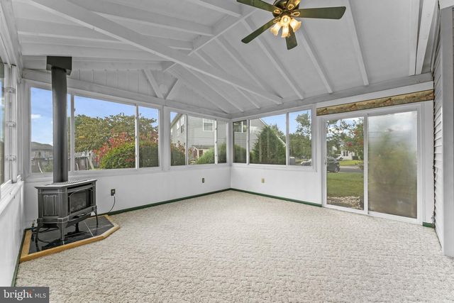 1136 RED BARN LN, Quakertown, PA 18951