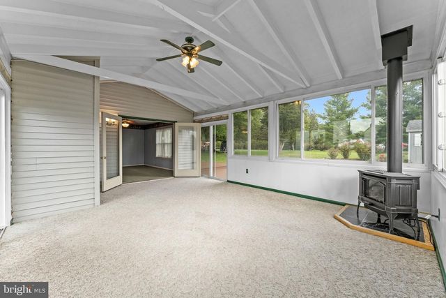 1136 RED BARN LN, Quakertown, PA 18951