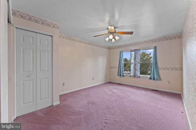 1136 RED BARN LN, Quakertown, PA 18951
