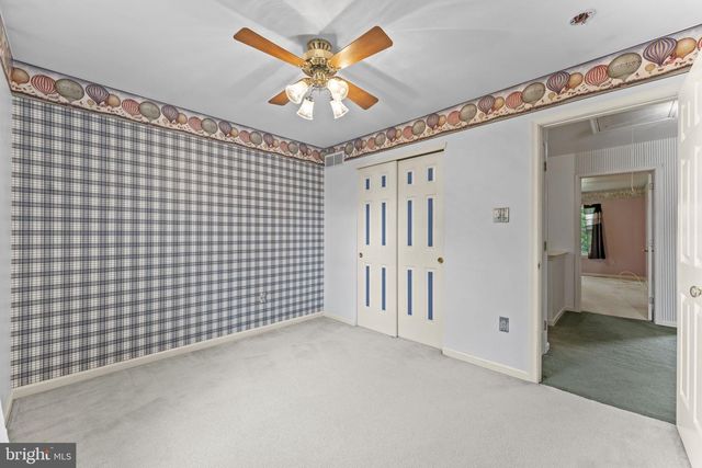 1136 RED BARN LN, Quakertown, PA 18951