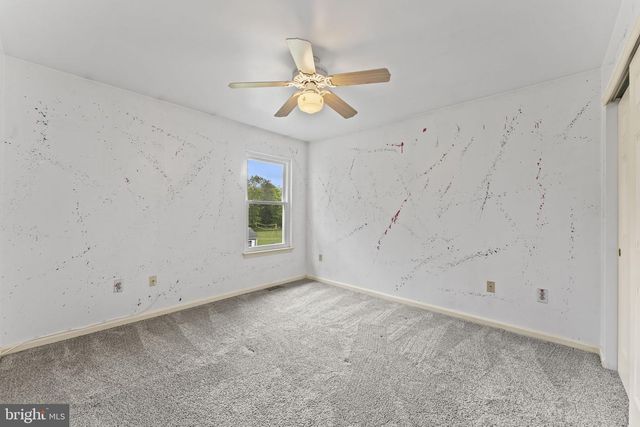 1136 RED BARN LN, Quakertown, PA 18951