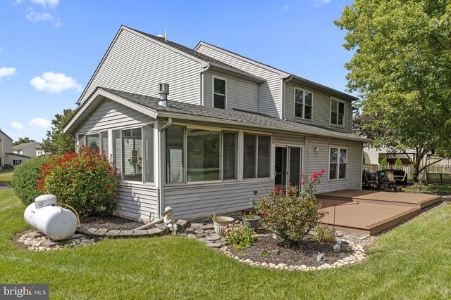 1136 RED BARN LN, Quakertown, PA 18951