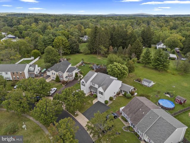 1136 RED BARN LN, Quakertown, PA 18951