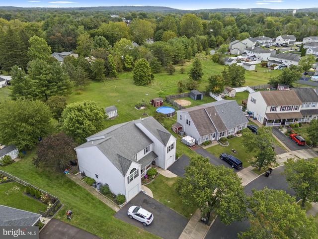 1136 RED BARN LN, Quakertown, PA 18951