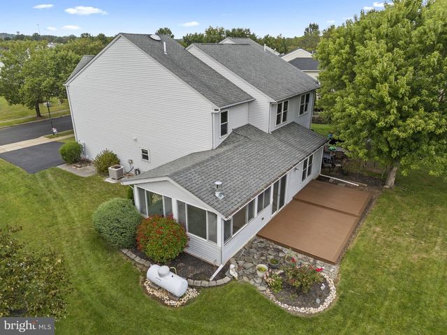 1136 RED BARN LN, Quakertown, PA 18951