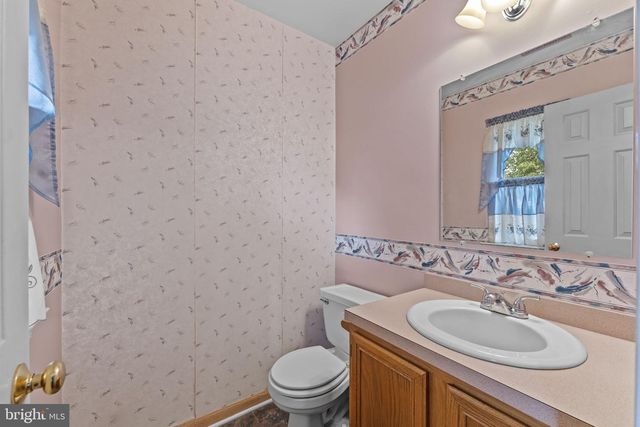 1136 RED BARN LN, Quakertown, PA 18951