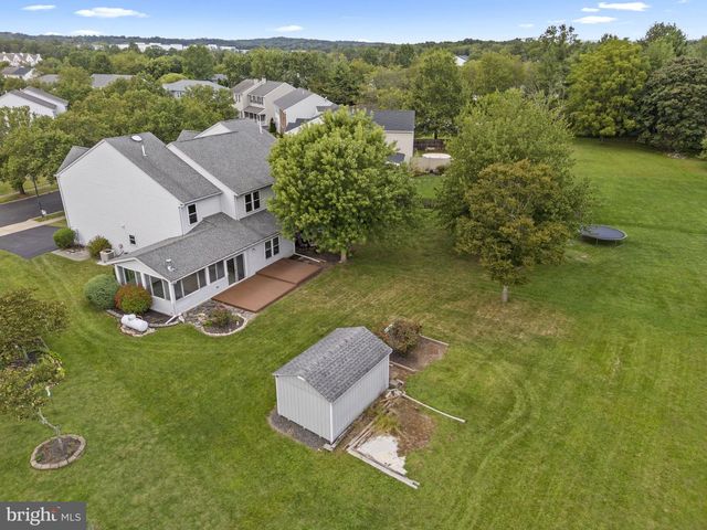 1136 RED BARN LN, Quakertown, PA 18951