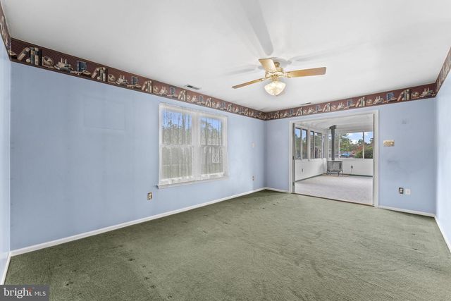 1136 RED BARN LN, Quakertown, PA 18951