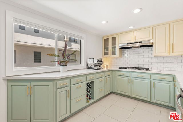 13249 Fiji Way F, Los Angeles, CA 90292