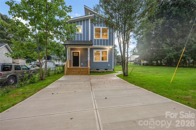 1416 Old Charlotte Road, Statesville, NC 28677