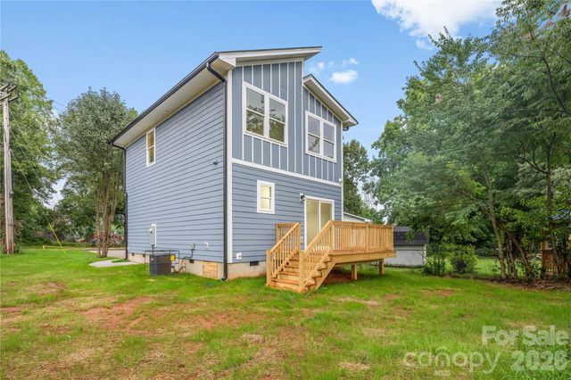1416 Old Charlotte Road, Statesville, NC 28677