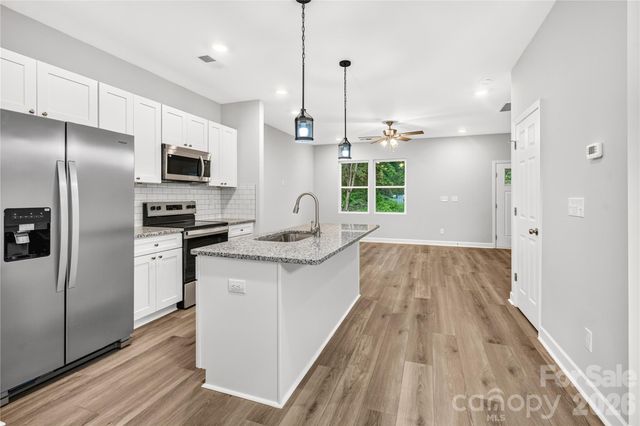 1416 Old Charlotte Road, Statesville, NC 28677