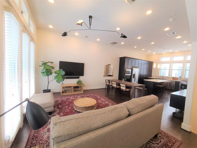 2610 Polk Street, Houston, TX 77003