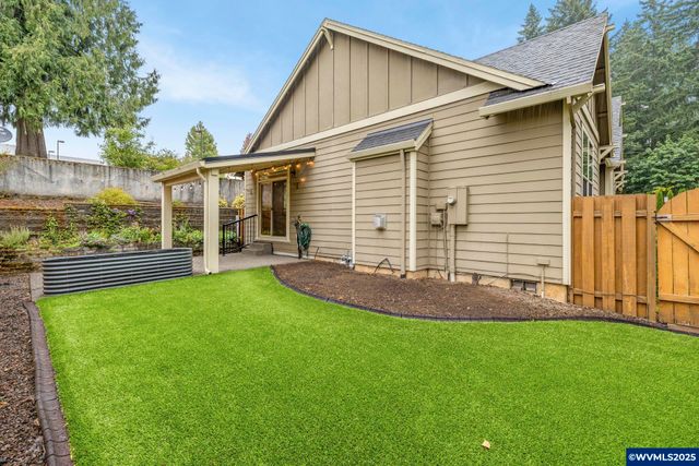 39913 Wall St, Sandy, OR 97055