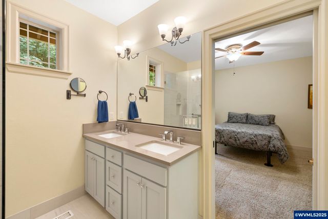 39913 Wall St, Sandy, OR 97055