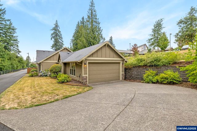 39913 Wall St, Sandy, OR 97055
