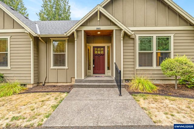39913 Wall St, Sandy, OR 97055