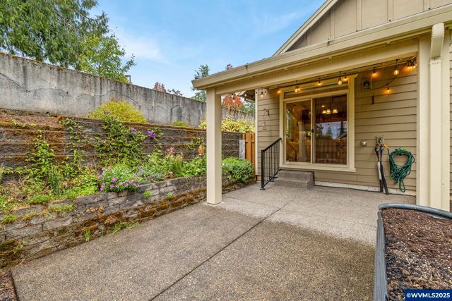 39913 Wall St, Sandy, OR 97055
