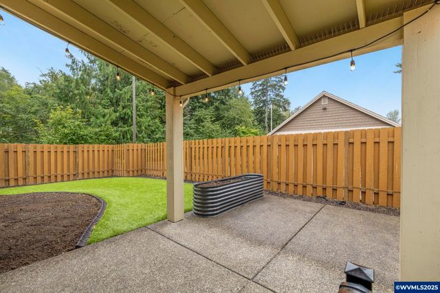 39913 Wall St, Sandy, OR 97055