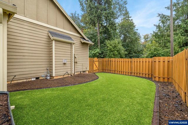 39913 Wall St, Sandy, OR 97055