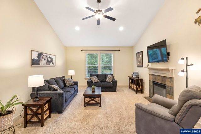 39913 Wall St, Sandy, OR 97055