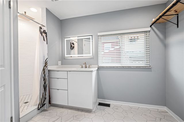 4808 Lima Way, Bloomfield, PA 15224