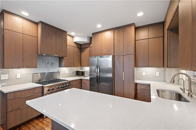 4808 Lima Way, Bloomfield, PA 15224