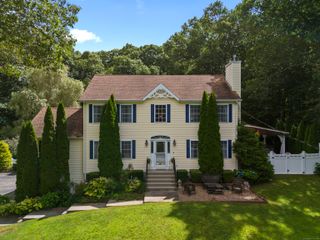 24 Tanglewood Drive, Preston, CT 06365