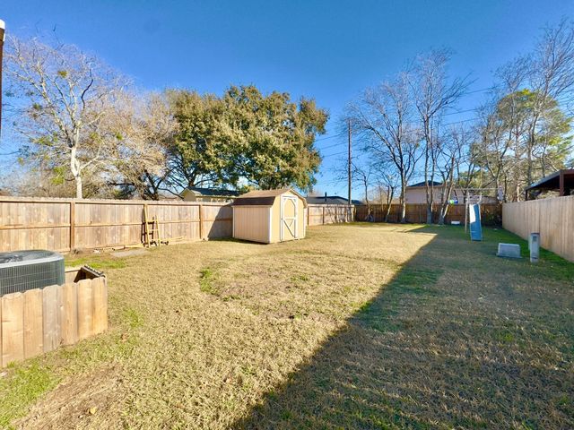 7409 Tierra Verde Drive, Houston, TX 77083