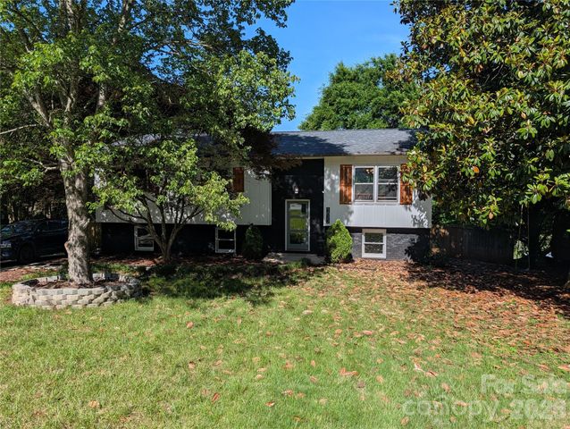 3822 Newhall Drive NW, Conover, NC 28613