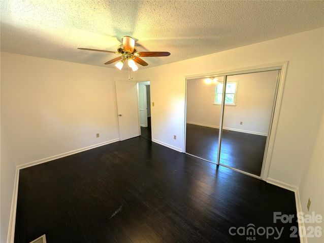 3822 Newhall Drive NW, Conover, NC 28613
