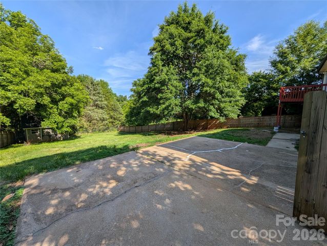 3822 Newhall Drive NW, Conover, NC 28613