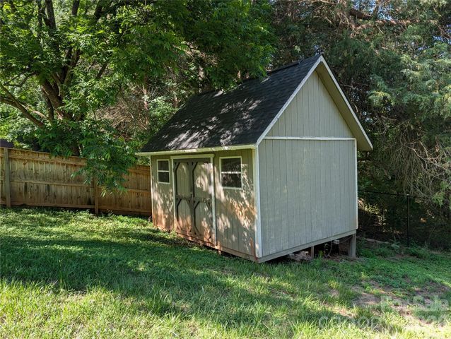 3822 Newhall Drive NW, Conover, NC 28613