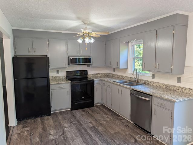 3822 Newhall Drive NW, Conover, NC 28613